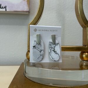 Kendra Scott Howlite Aragons